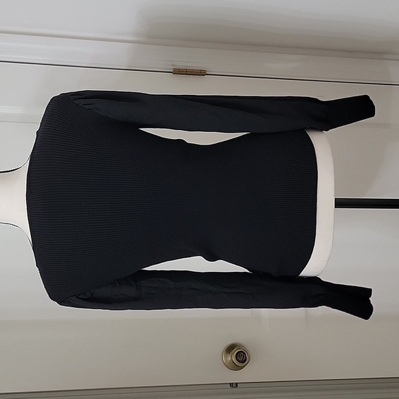 Halogen Size XS Black Ribbed Top, Long Sleeve, Sweetheart Neckline. Gently Used - Picture 5 of 12